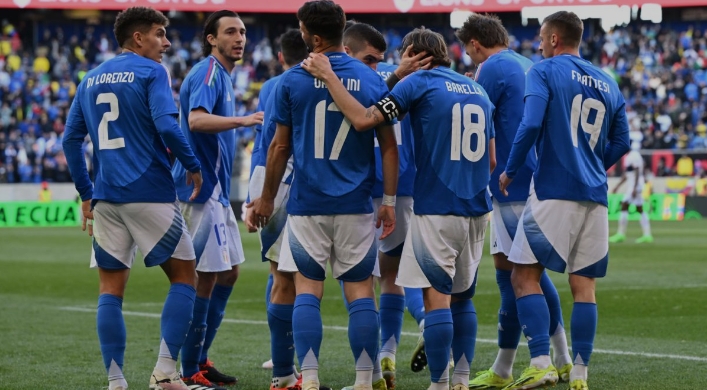 Italy beat Ecuador thanks to goals from Pellegrini and Barella